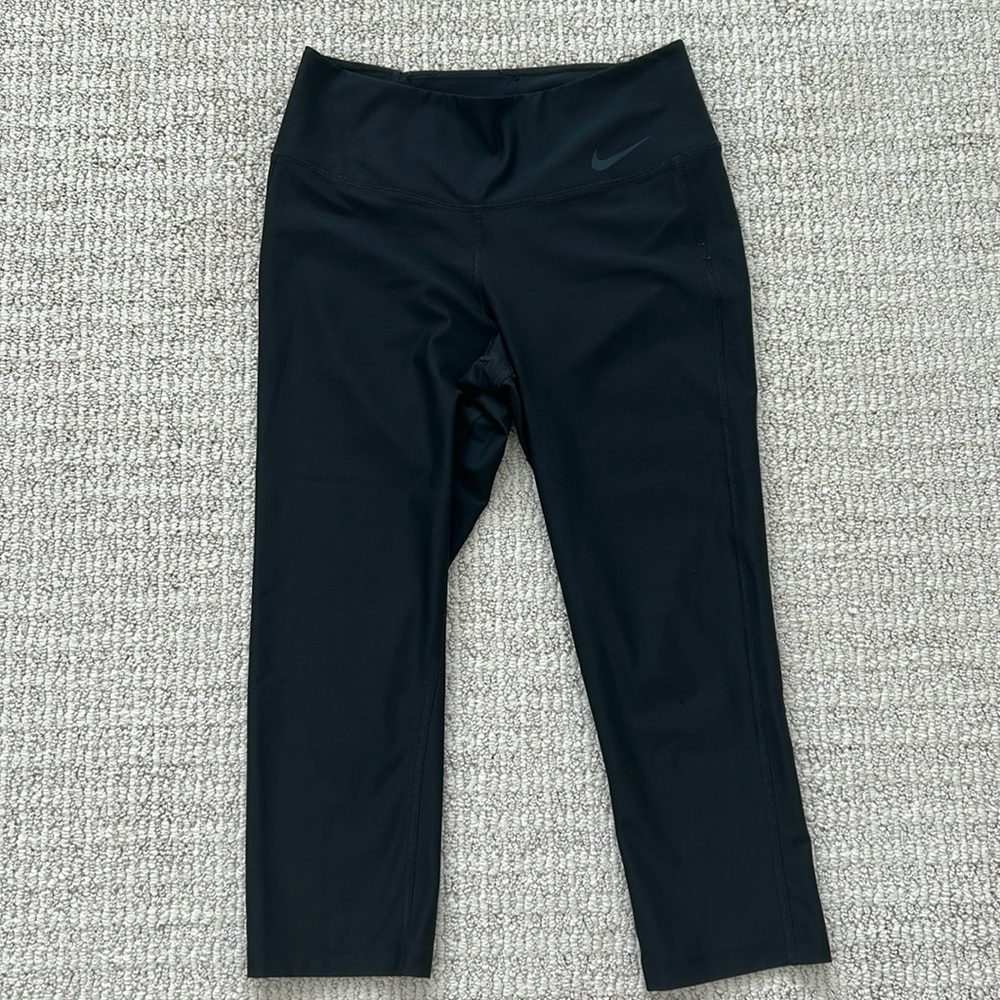Nike Black Size Small‎ Dri Fit Capri 19” leggings